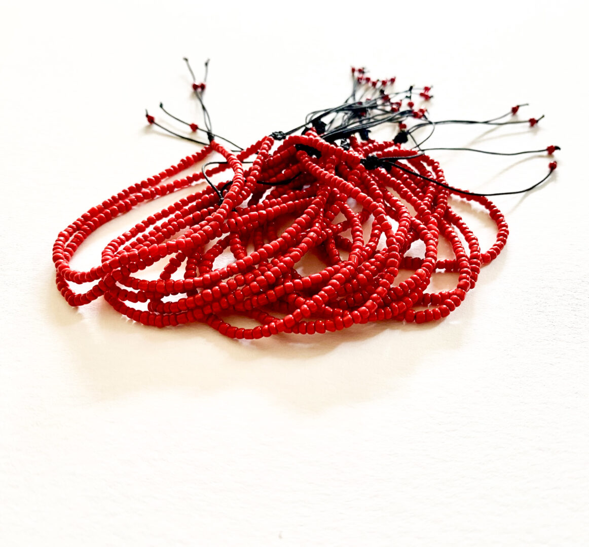Pulsera mostacilla roja Paz Gabriel