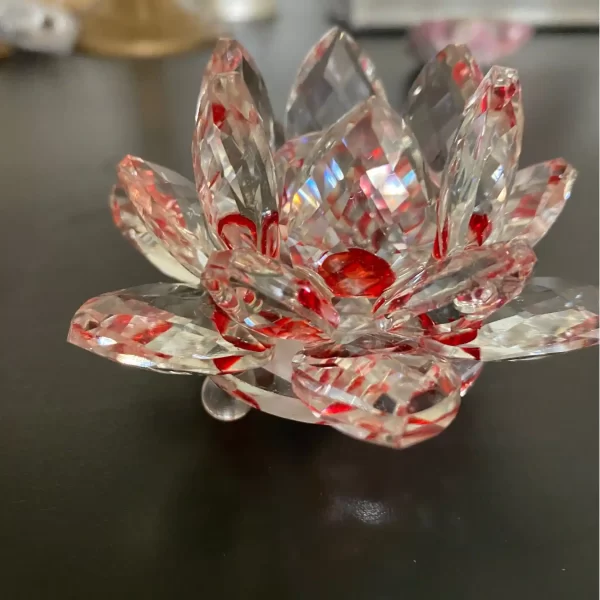Flor del loto mediana de cristal.