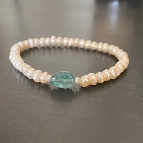 Pulsera perlas y apatita