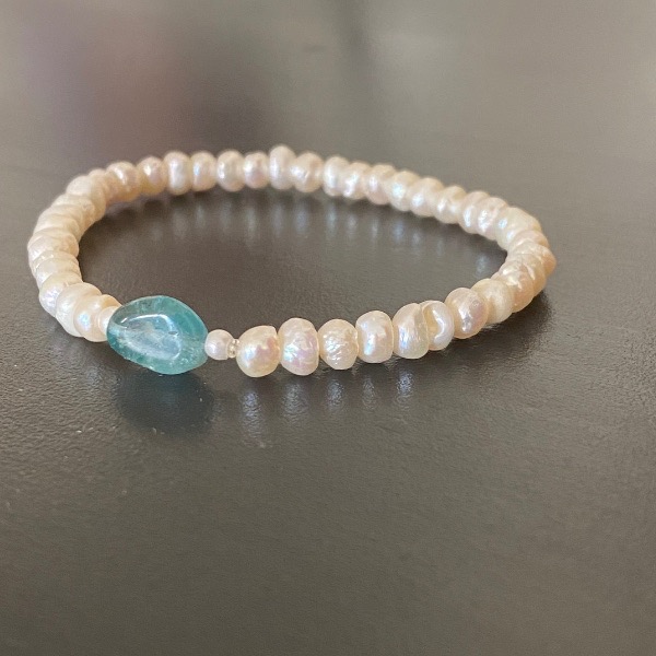 Pulsera perlas y apatita